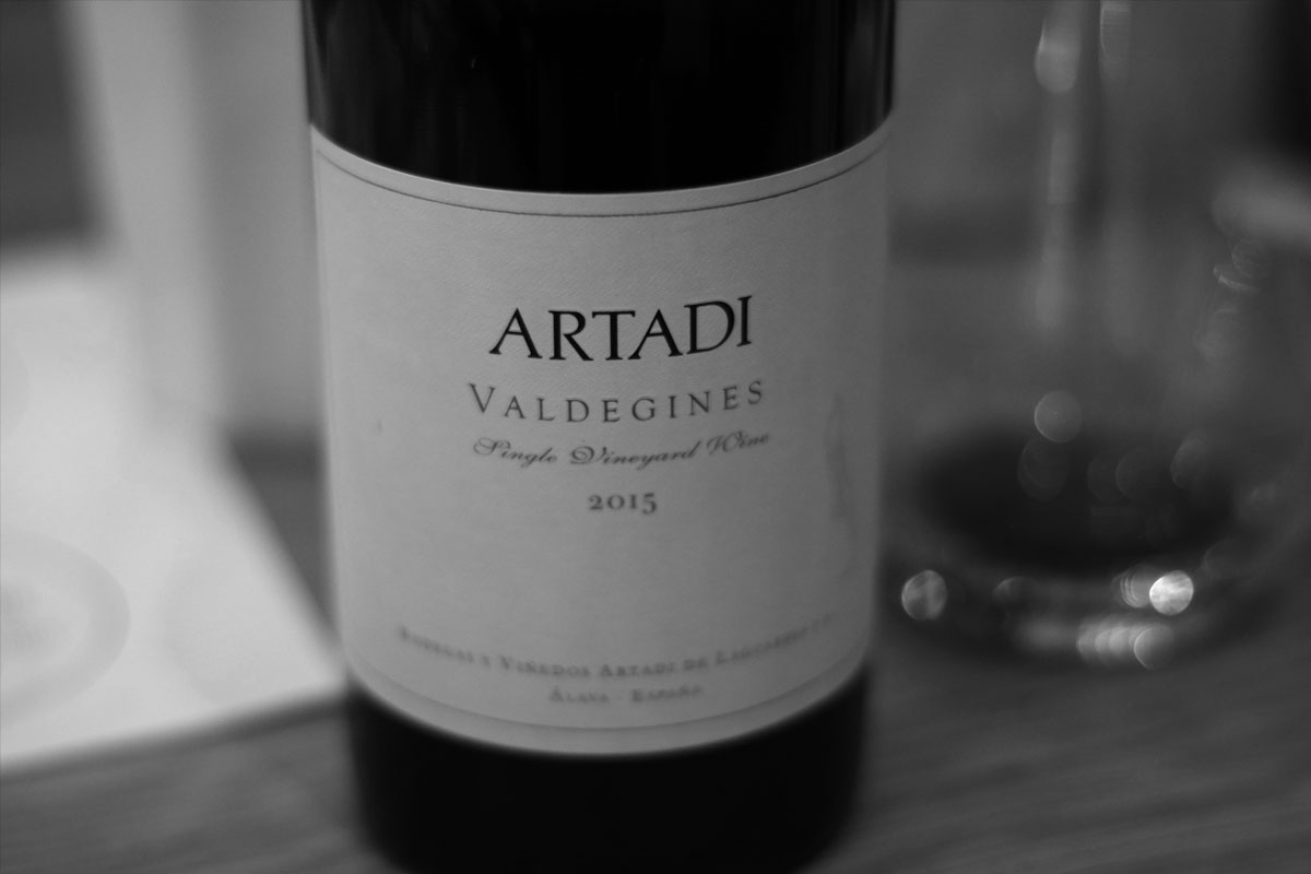 Artadi阿塔迪logo设计含义及葡萄酒品牌设计理念