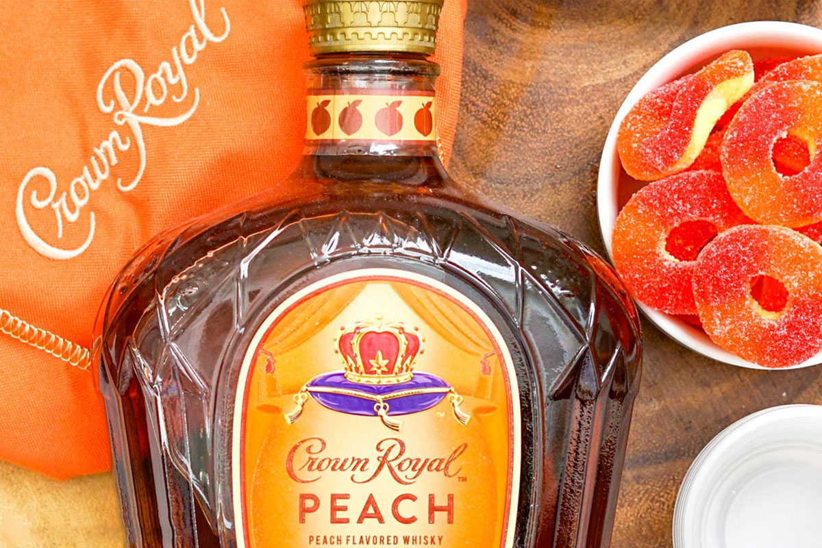 Crown Royal Peach标志设计含义及威士忌品牌设计理念