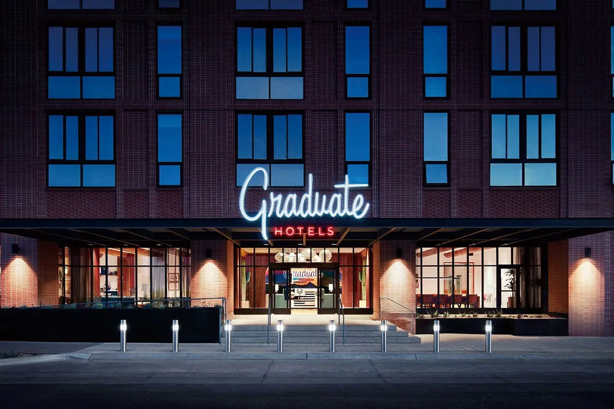 Graduate酒店标志设计含义及酒店品牌设计理念