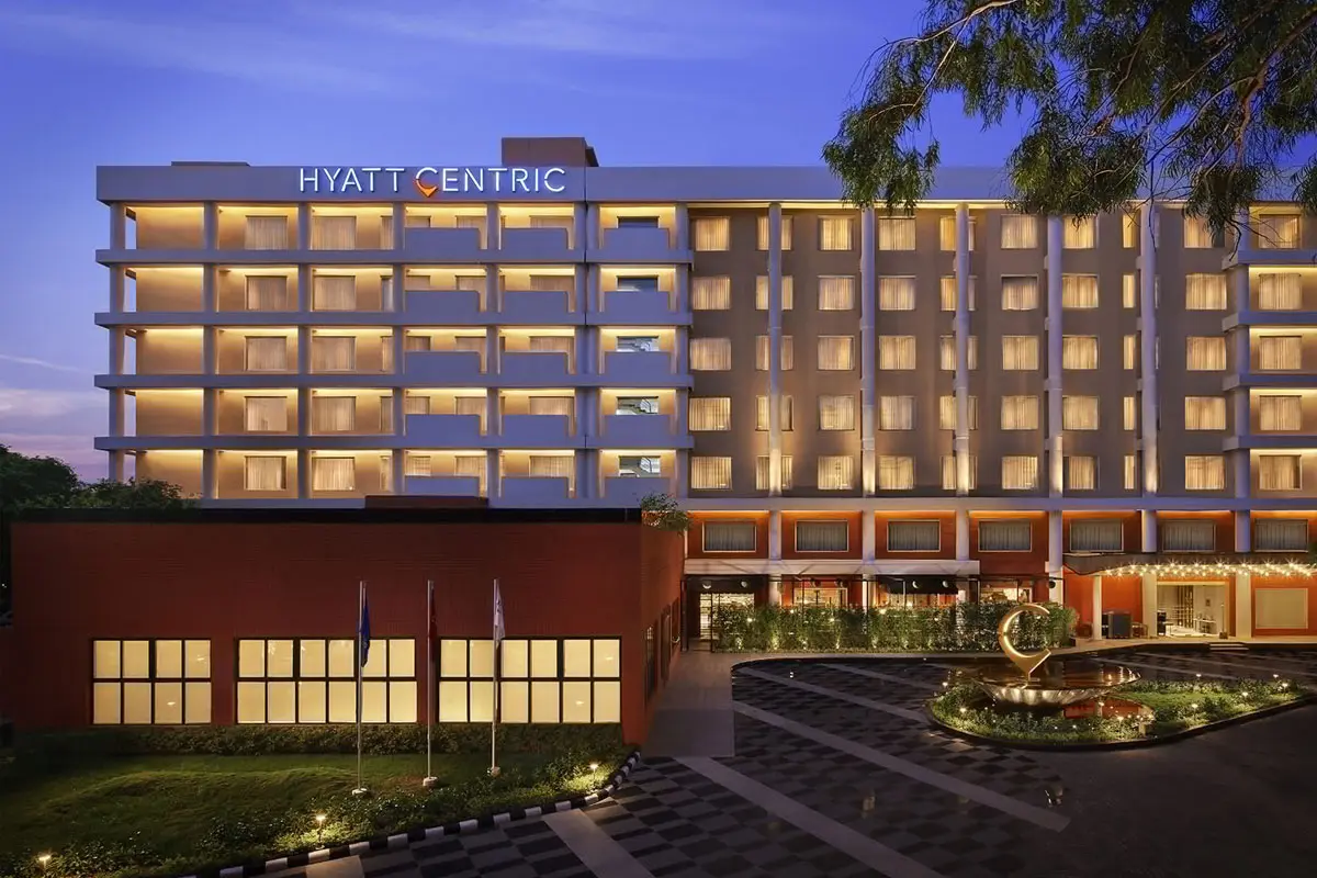 HYATT  CENTRIC凯悦尚萃酒店标志设计含义及酒店品牌设计理念