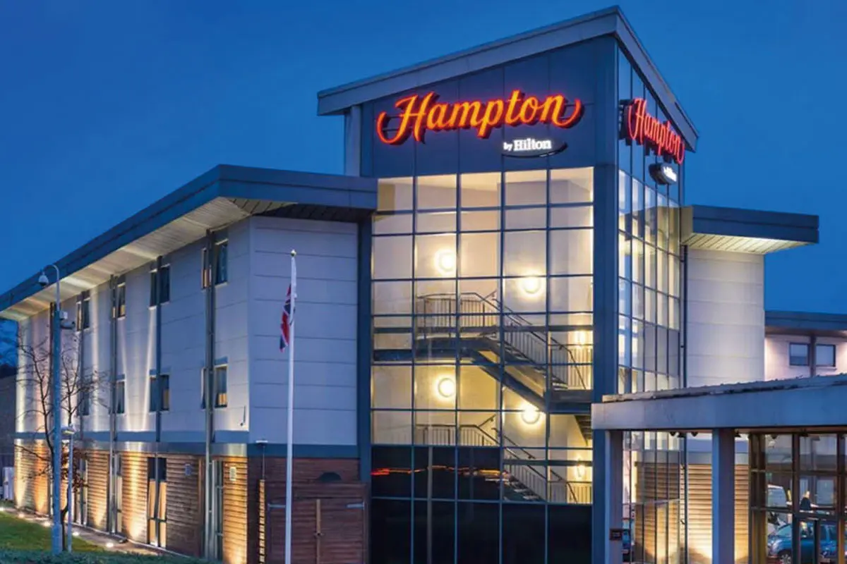 Hampton希尔顿欢朋酒店标志设计含义及酒店品牌设计理念