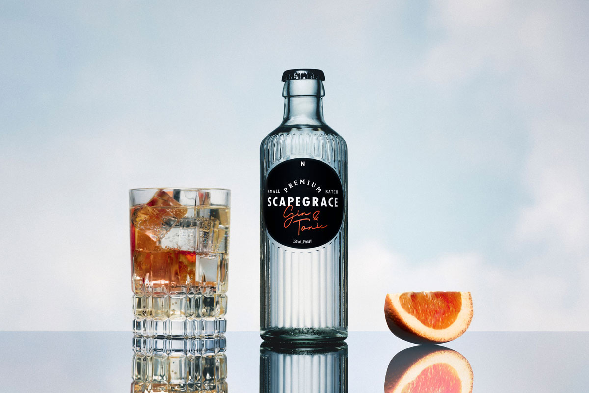Scapegrace标志设计含义及杜松子酒品牌设计理念