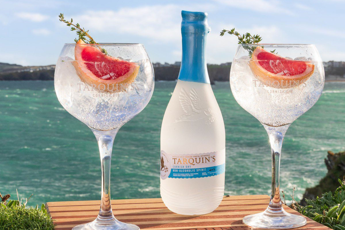 Tarquin's Cornish Navy标志设计含义及杜松子酒品牌设计理念