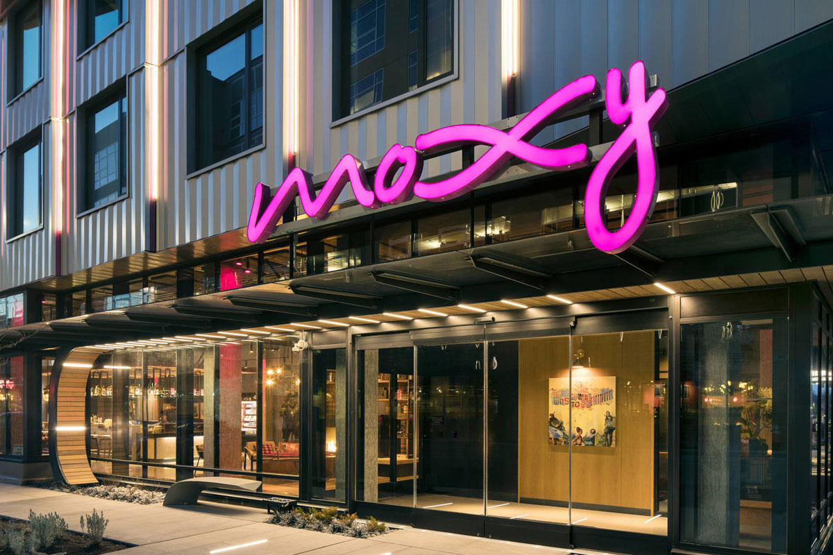 Moxy莫希酒店标志设计含义及酒店品牌设计理念
