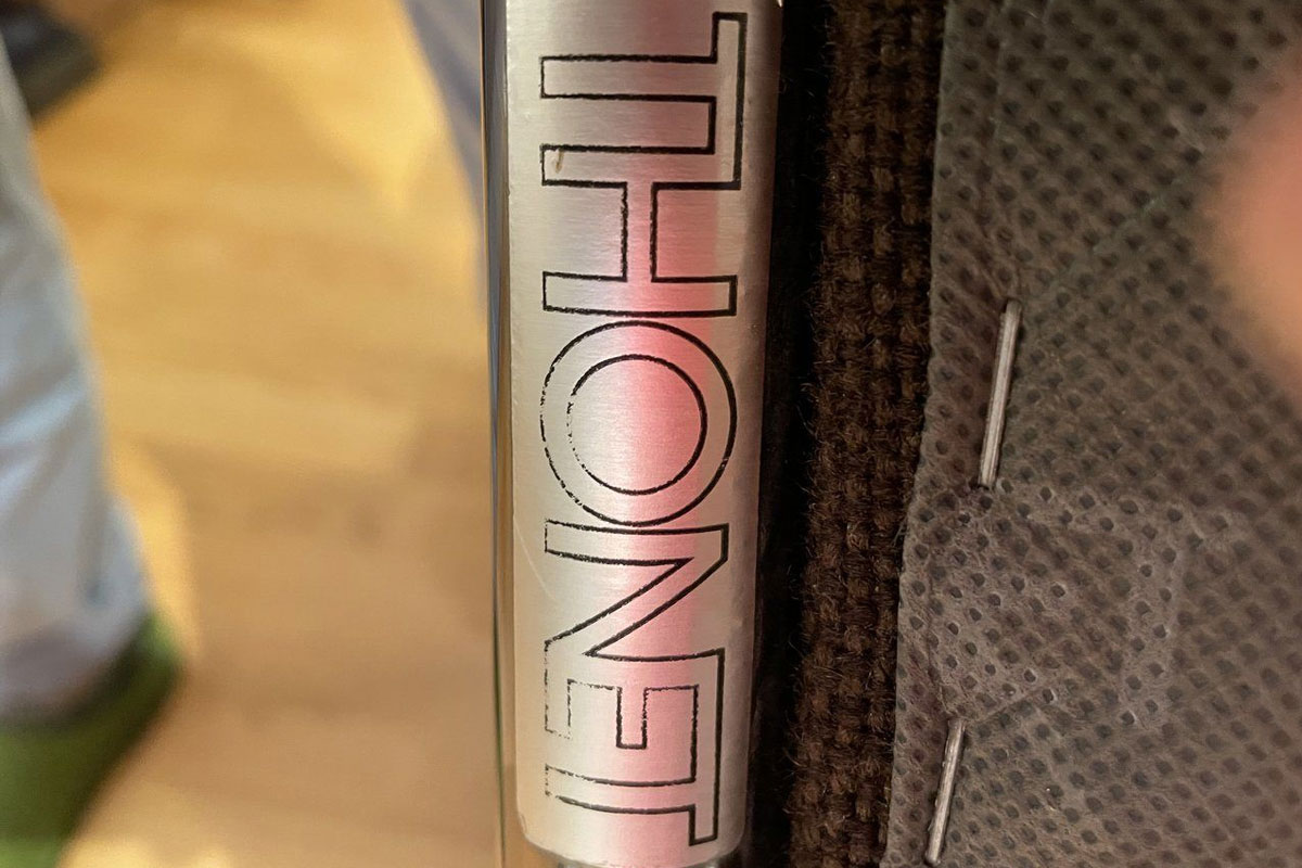 Thonet索耐特标志设计含义及家具品牌设计理念