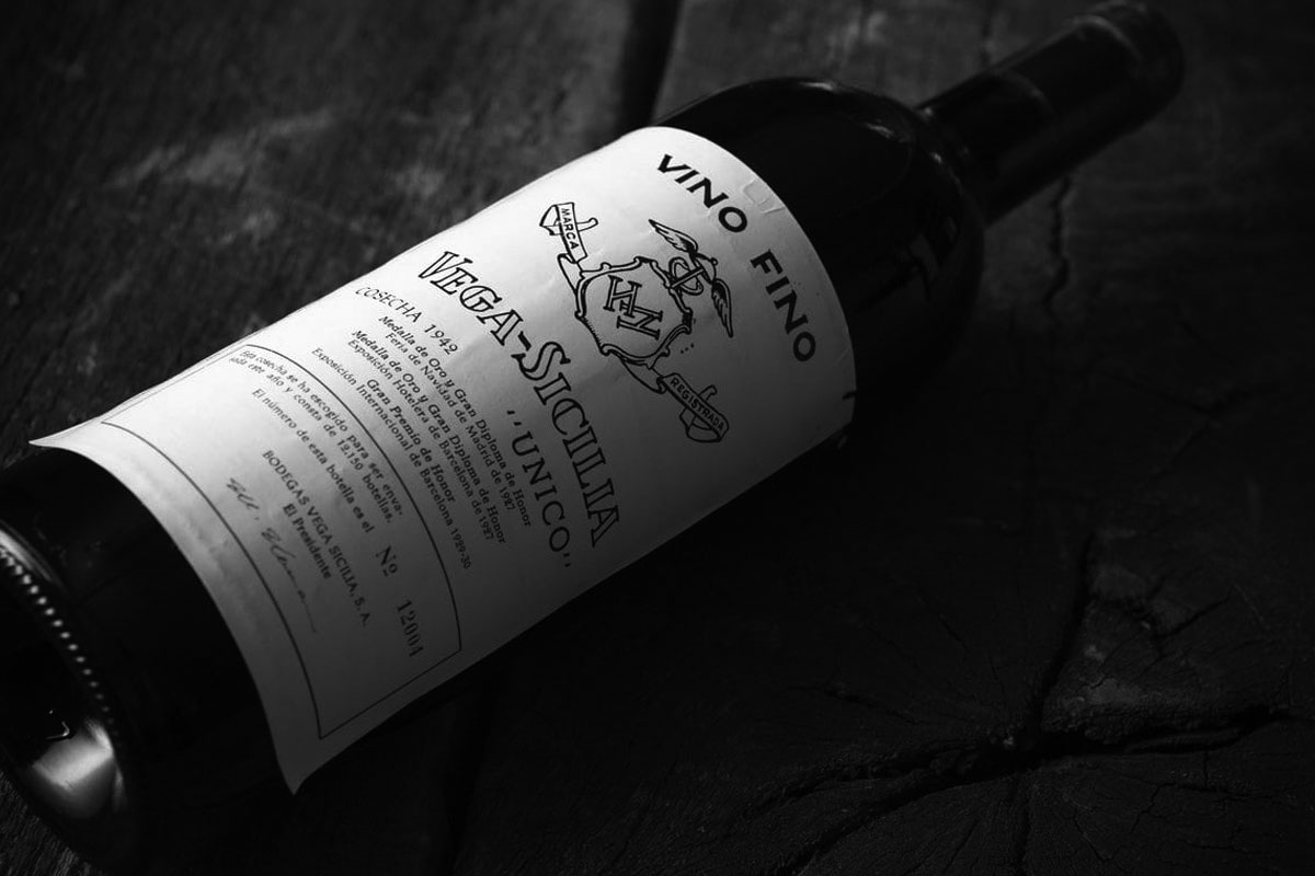Vega Sicilia维加西西里亚logo设计含义及葡萄酒品牌设计理念