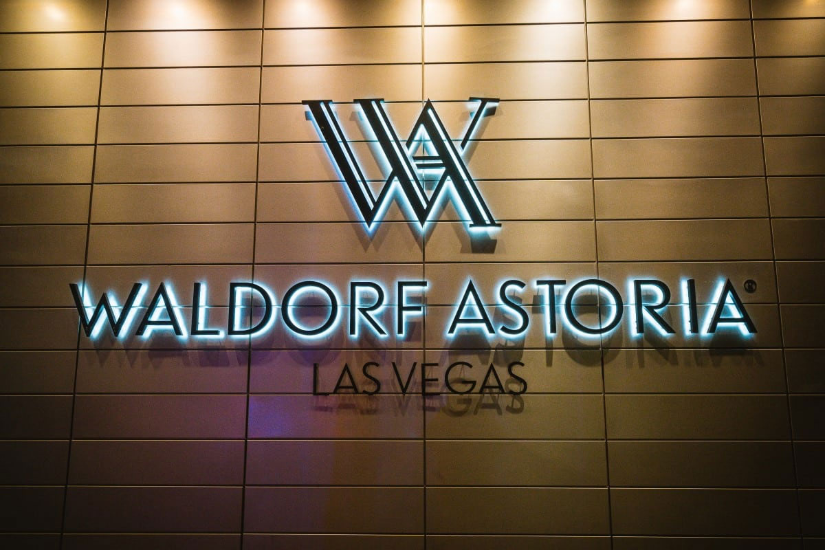WALDORF ASTORIA华尔道夫酒店标志设计含义及酒店品牌设计理念