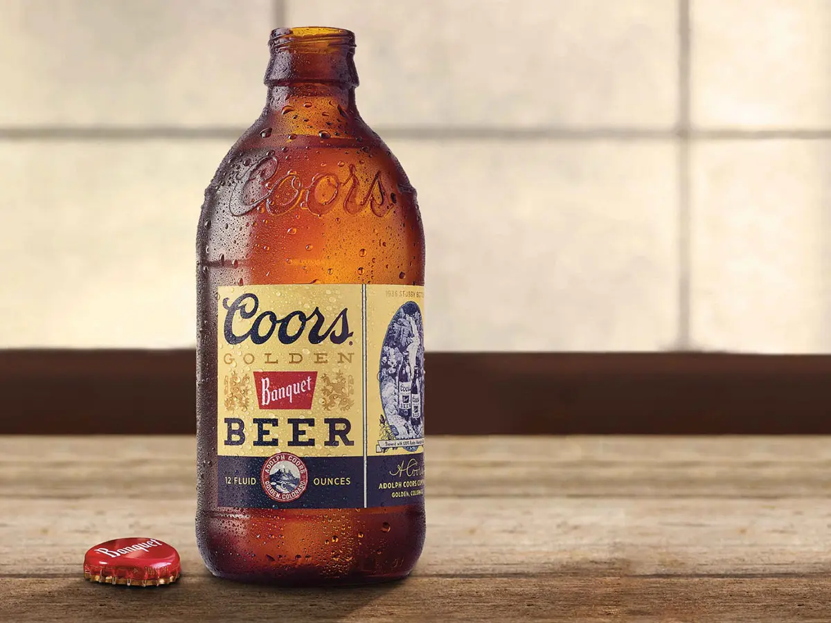 Coors Banquet美国银子弹啤酒-卷曲笔锋logo设计
