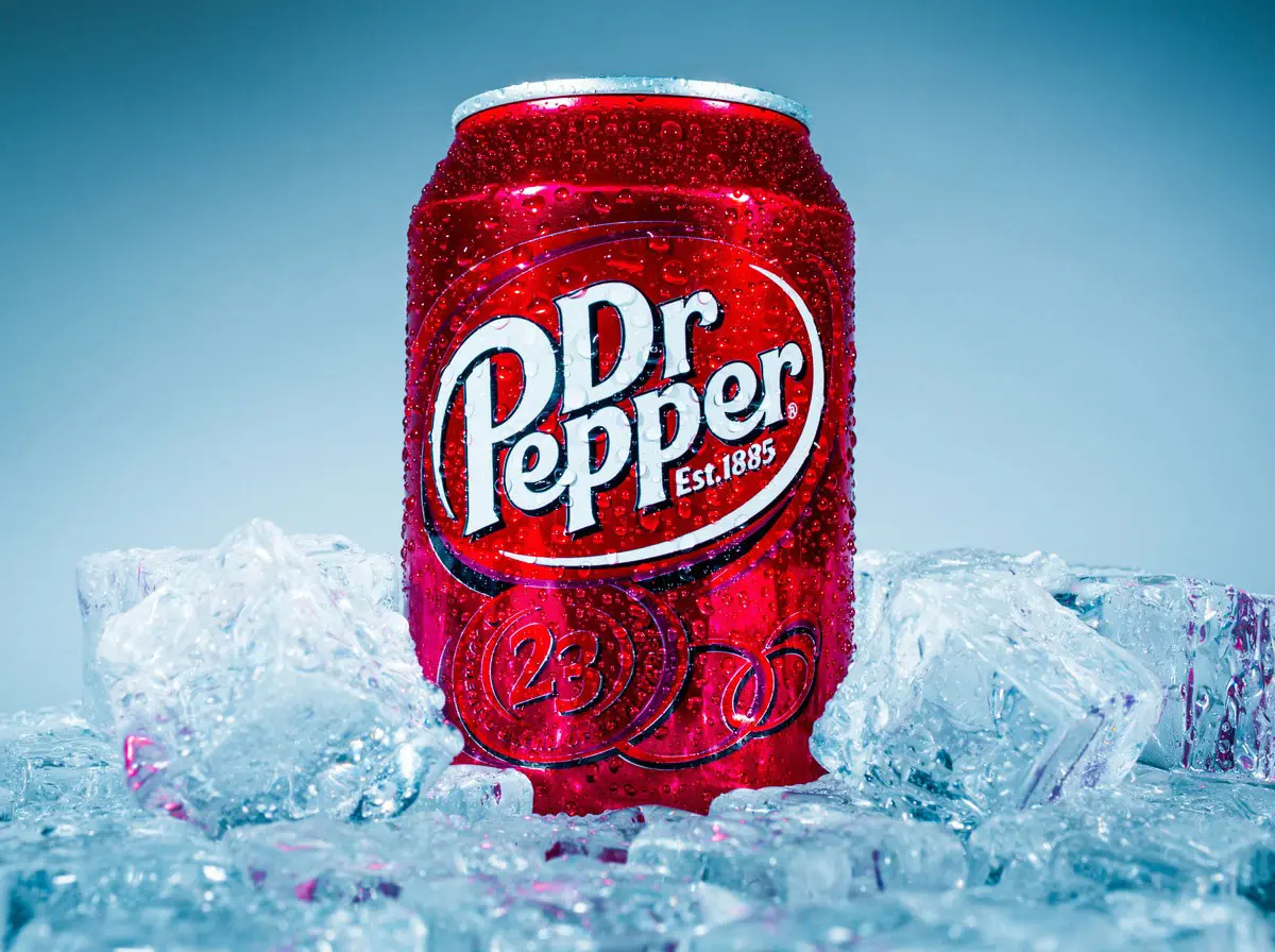 Dr Pepper美国胡椒博士碳酸饮料-弧线环绕文字标志设计