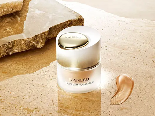 Kanebo日本佳丽宝化妆品logo设计含义及护肤品品牌理念