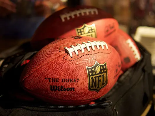 National Football League美国国家橄榄球联盟logo含义及NFL美式足球标志设计理念