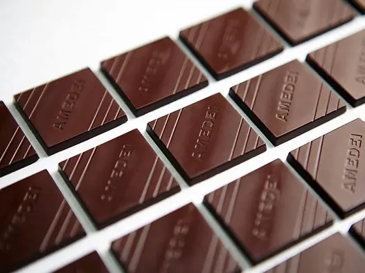 AMEDEI Chocolates标志设计含义及巧克力品牌设计理念