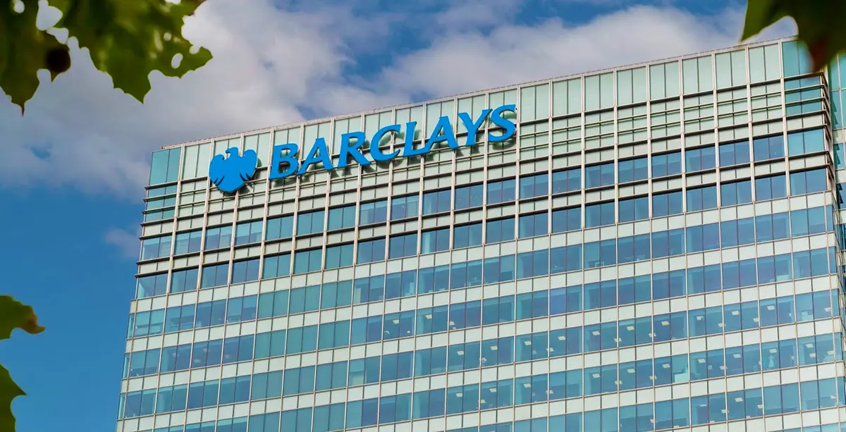 Barclays巴克莱银行办公楼外墙logo-电子支付标志设计