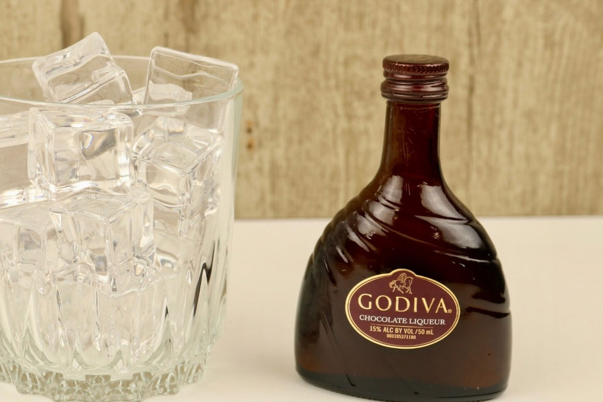 Godiva Liqueur标志设计含义及利口酒品牌设计理念