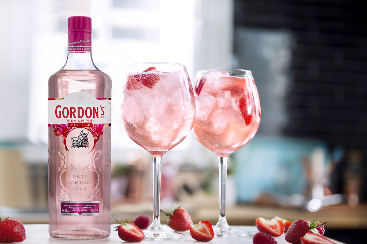 Gordon's Pink标志设计含义及杜松子酒品牌设计理念