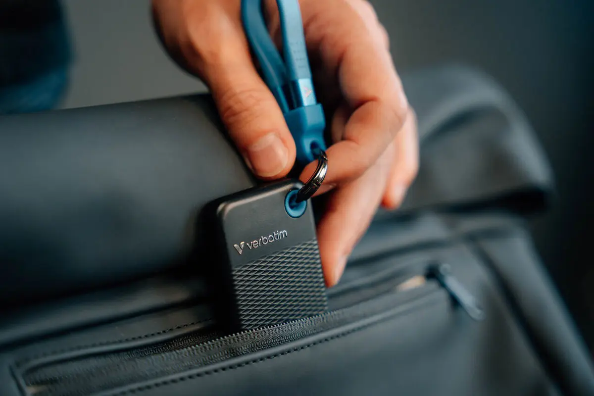 Verbatim威宝数据存储-风格化V标志设计