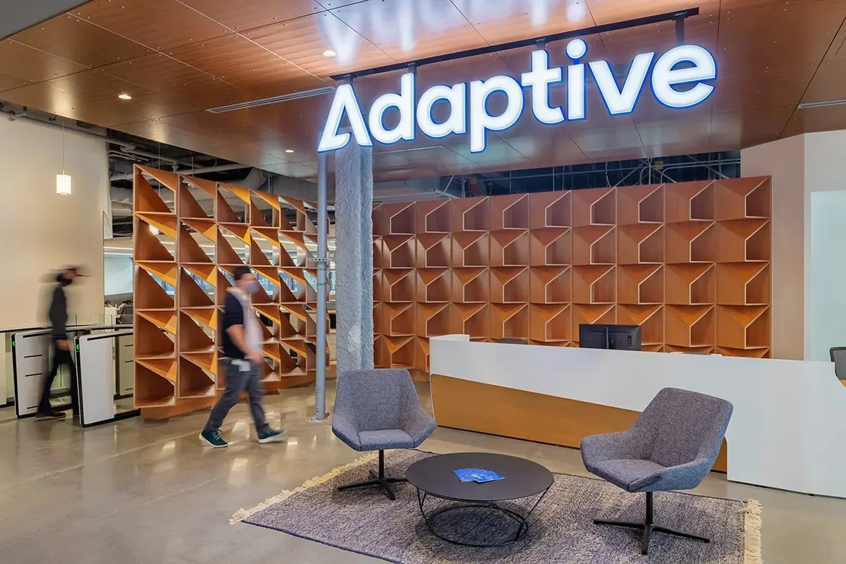 Adaptive办公室会客区-生物技术品牌设计公司